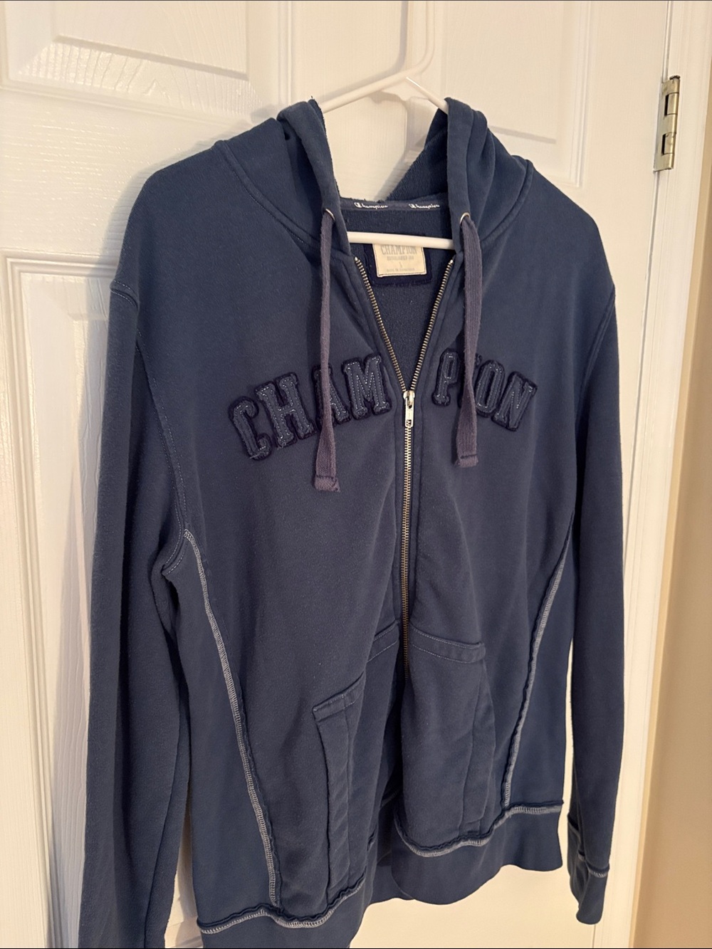 Champion Sweatshirt Hoodie Size large - Picture 3 of 5